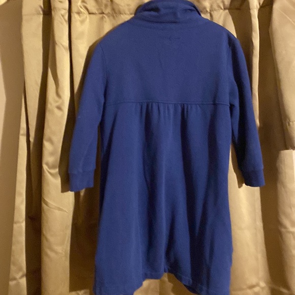 Medium blue pea coat with large button open front and side pockets - Picture 2 of 3